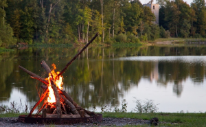 camp_slider_campfire